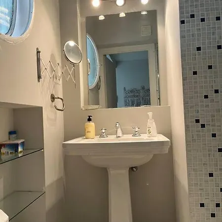 Center Ricardo Soriano 6 Persons - At 250 M